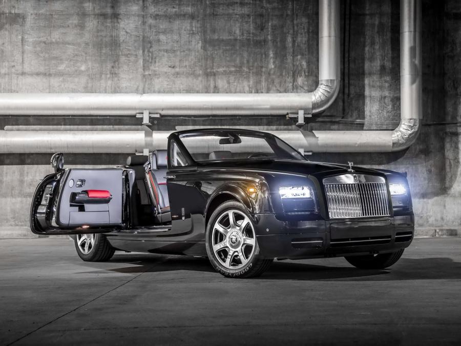  Rolls-Royce Phantom Drophead Coupe Nighthawk 2015 года  (фото 2 из 12)